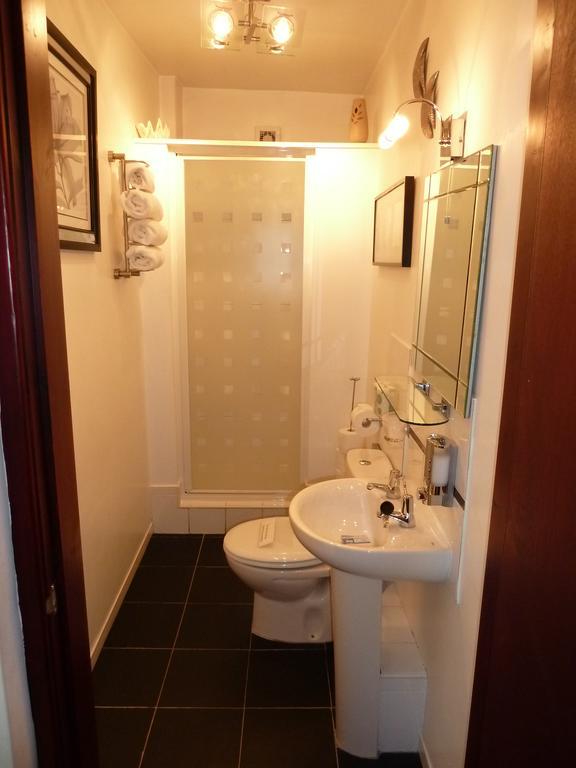 Smithy Lodge Guest House Leyland Bagian luar foto