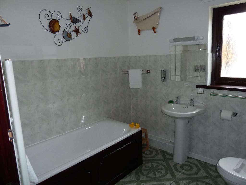 Smithy Lodge Guest House Leyland Bagian luar foto
